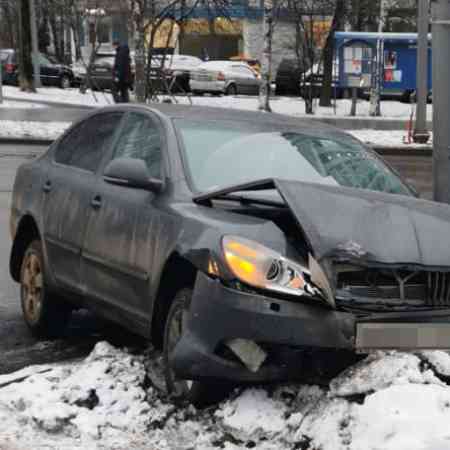 Аварийные автомобили Шкода Октавия А5 2012 1.8 дсг выкупили за 760000